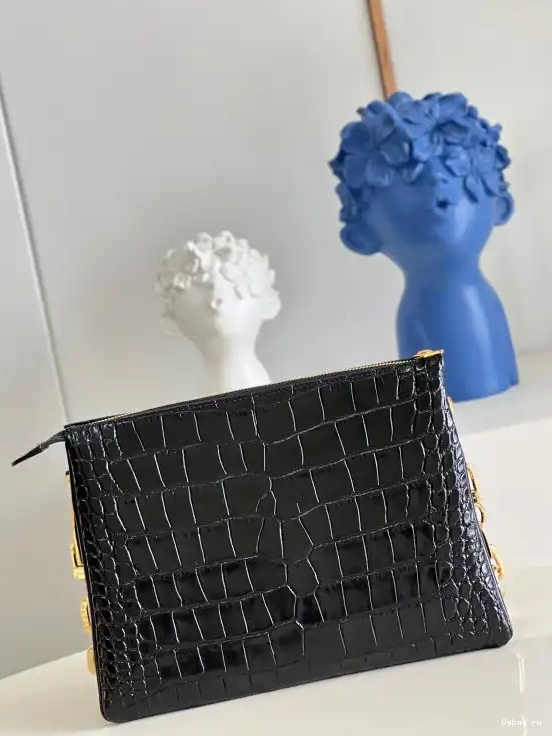 VUITTON LOUIS COUSSIN PM 0622